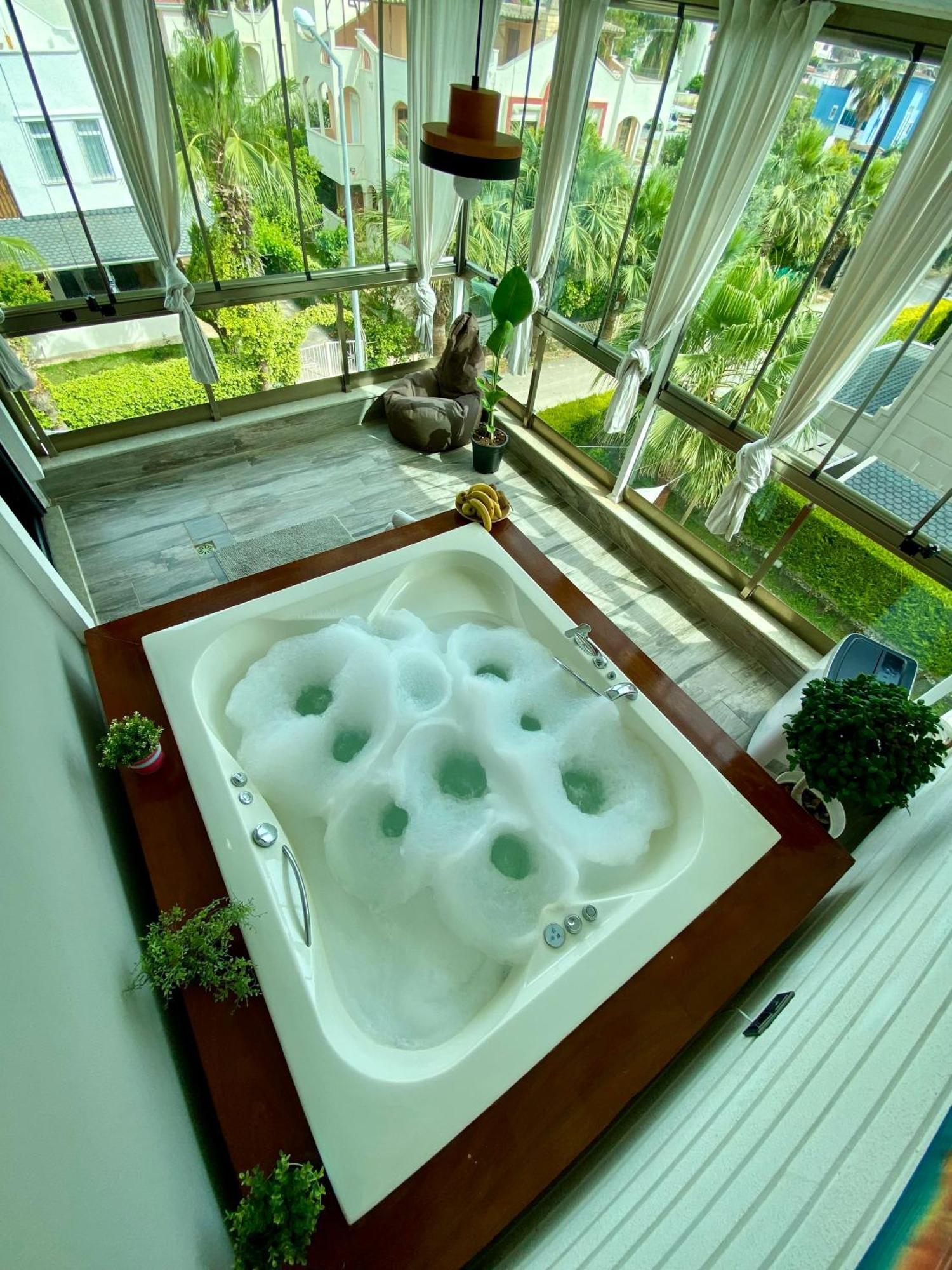 Villa Annabell1 With Swimming Pool And Jacuzzi, 3 Floors بيليك المظهر الخارجي الصورة